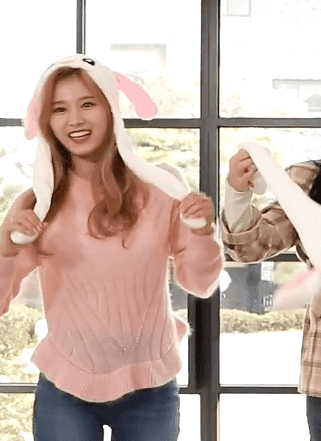 흥오른 엄귀 토끼 사나