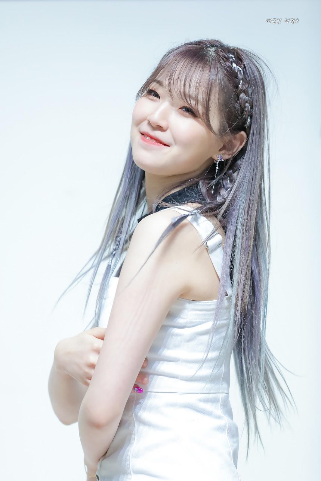 프로미스나인 백지헌