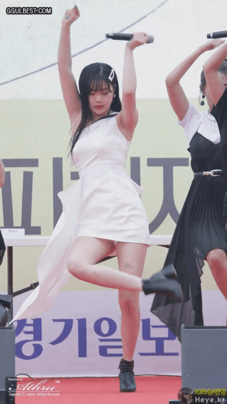 원오프숄더 여자아이들 수진