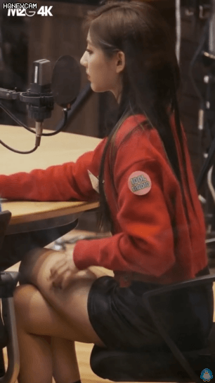 러블리즈 예인이 허벅지