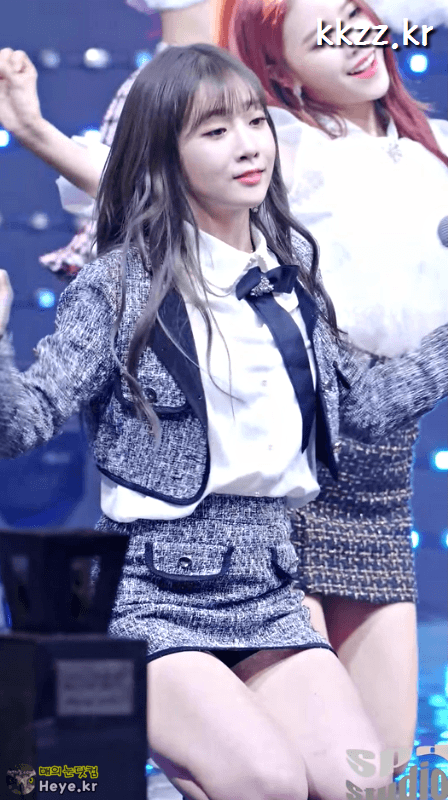 아직 어려보이는 지애