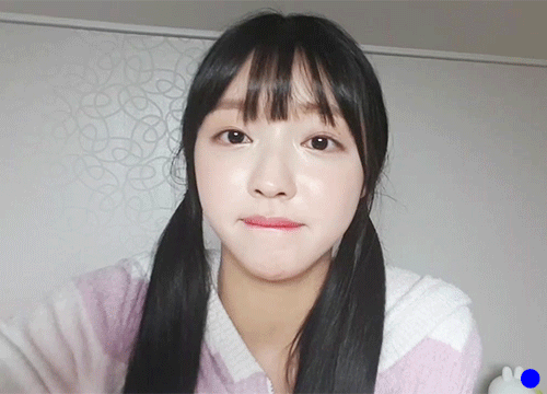 베개 안베고 자는 유아