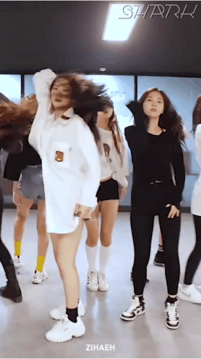 오마이걸 불꽃놀이 안무연습
