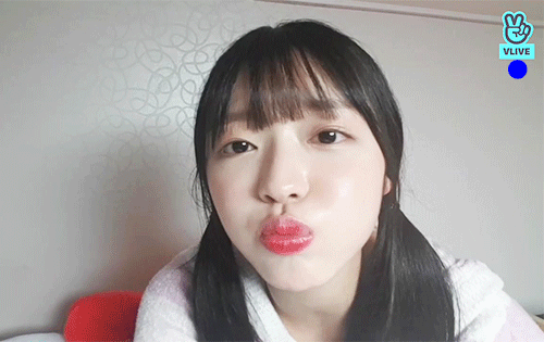 베개 안베고 자는 유아