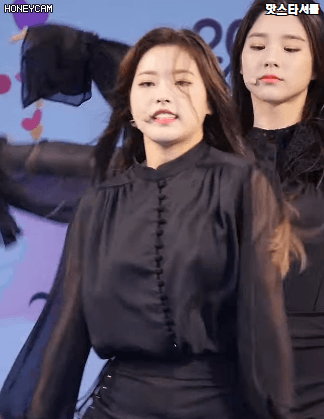튕기는 검은 올리비아 혜
