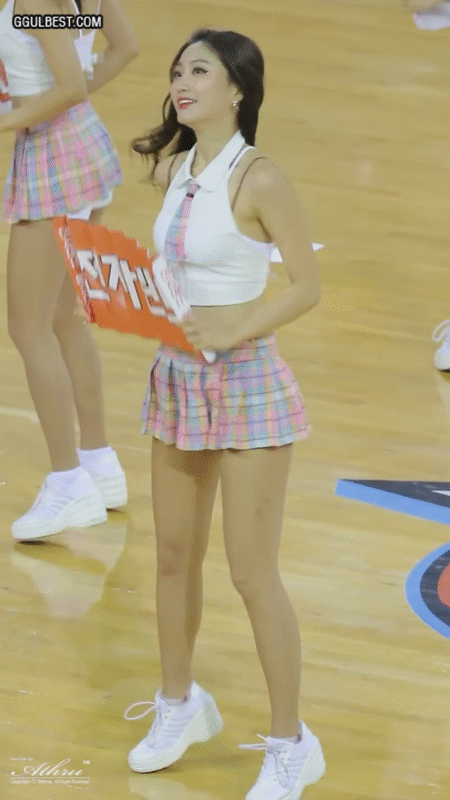 치어리더 윤요안나 나시 페로몬.gif