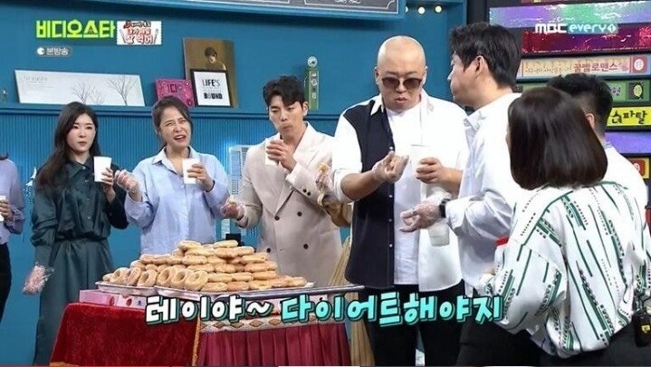 다이어트 중 도넛 먹고 폭주