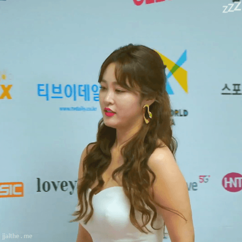 오늘자 신아영 아나운서 ㄷㄷㄷ
