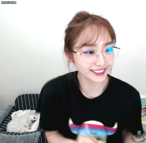뚠티 입은 나미춘 윤태진