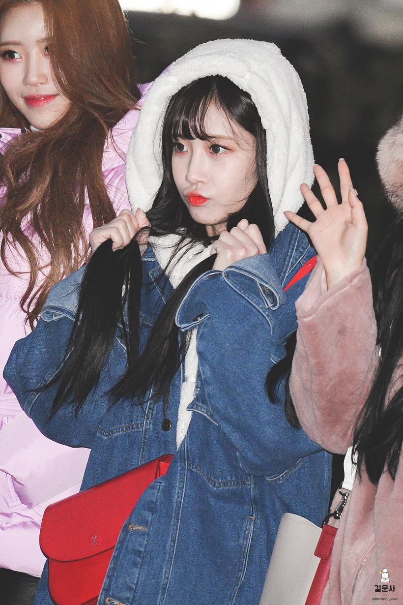 뮤뱅 출근 쟤