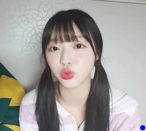 베개 안베고 자는 유아