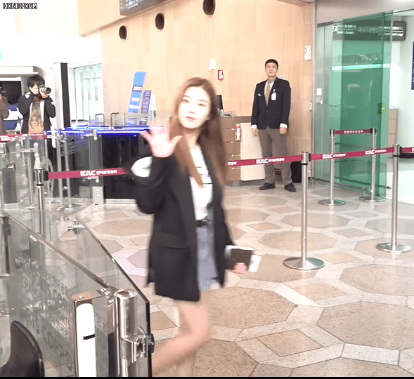 190423 아이즈원 출국