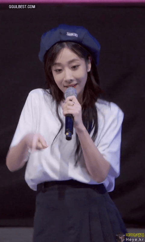 흰티 빵모자 지애