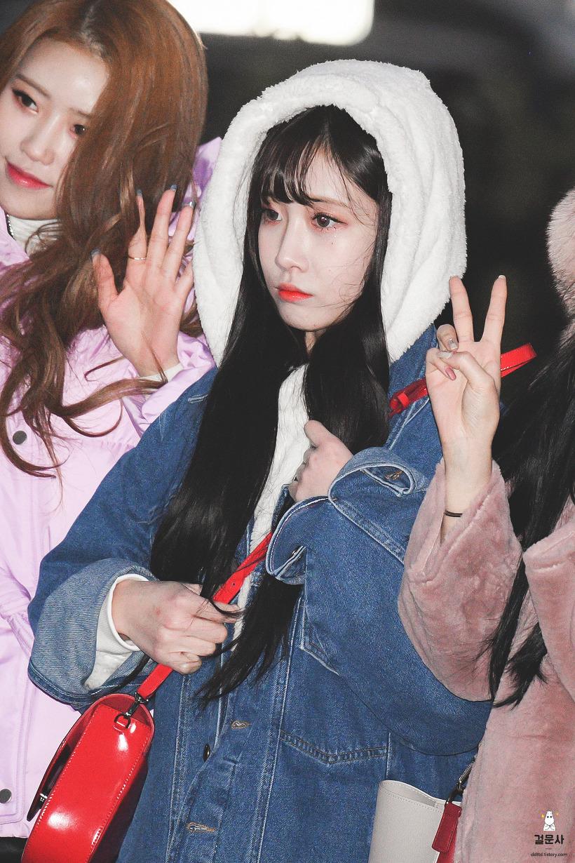 뮤뱅 출근 쟤