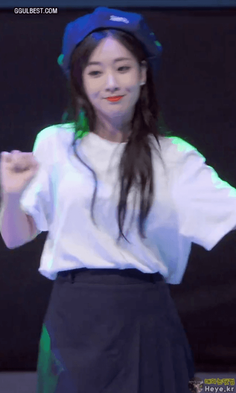 흰티 빵모자 지애