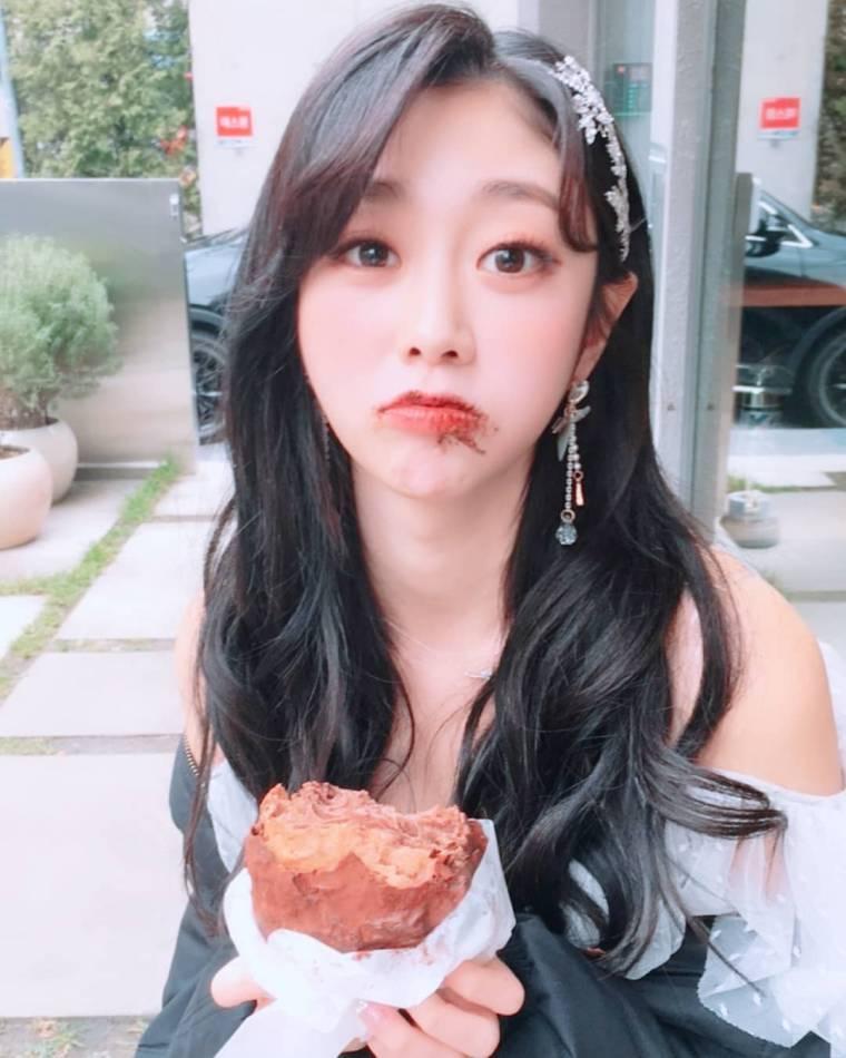 러블리즈 눈큰애