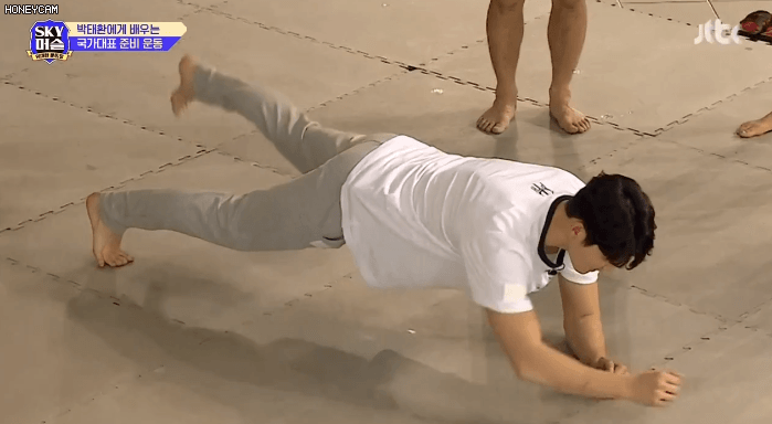 박태환의 플랭크 자세