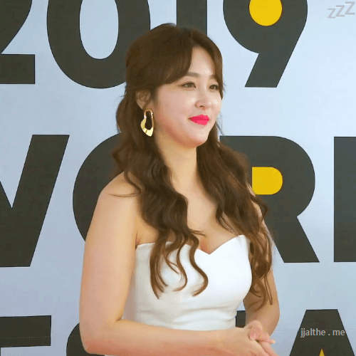 오늘자 신아영 아나운서 ㄷㄷㄷ