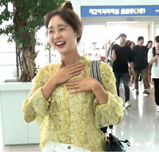 성유리가 출국