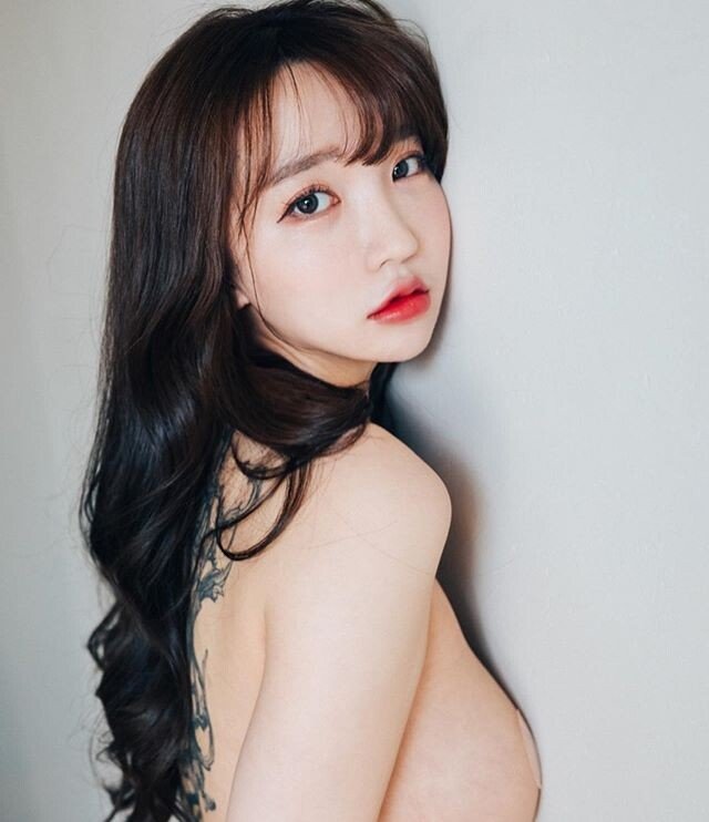 모델 손예은