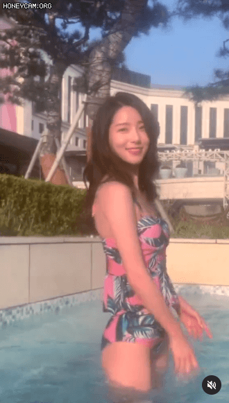 데뷔한지 17년차라는 뷰티 모델 눈나
