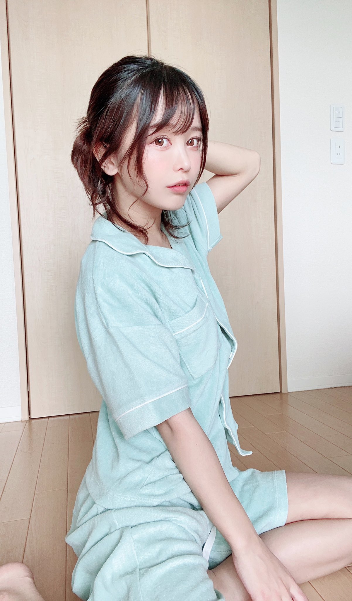 오타쿠라는 모델 이쿠미 いくみ