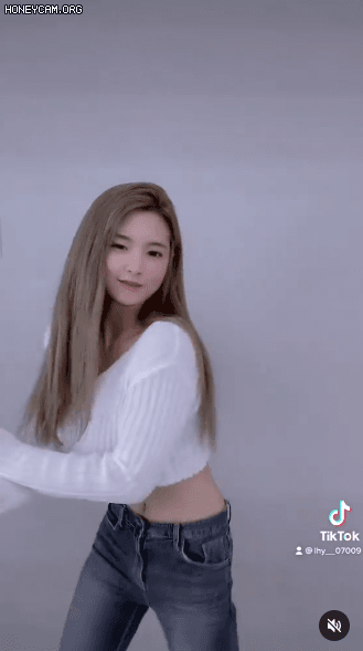 치어리더에서 모델로 전향한 누나