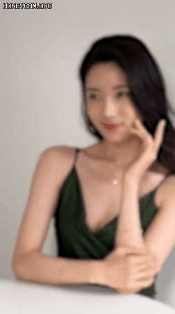 데뷔한지 17년차라는 뷰티 모델 눈나