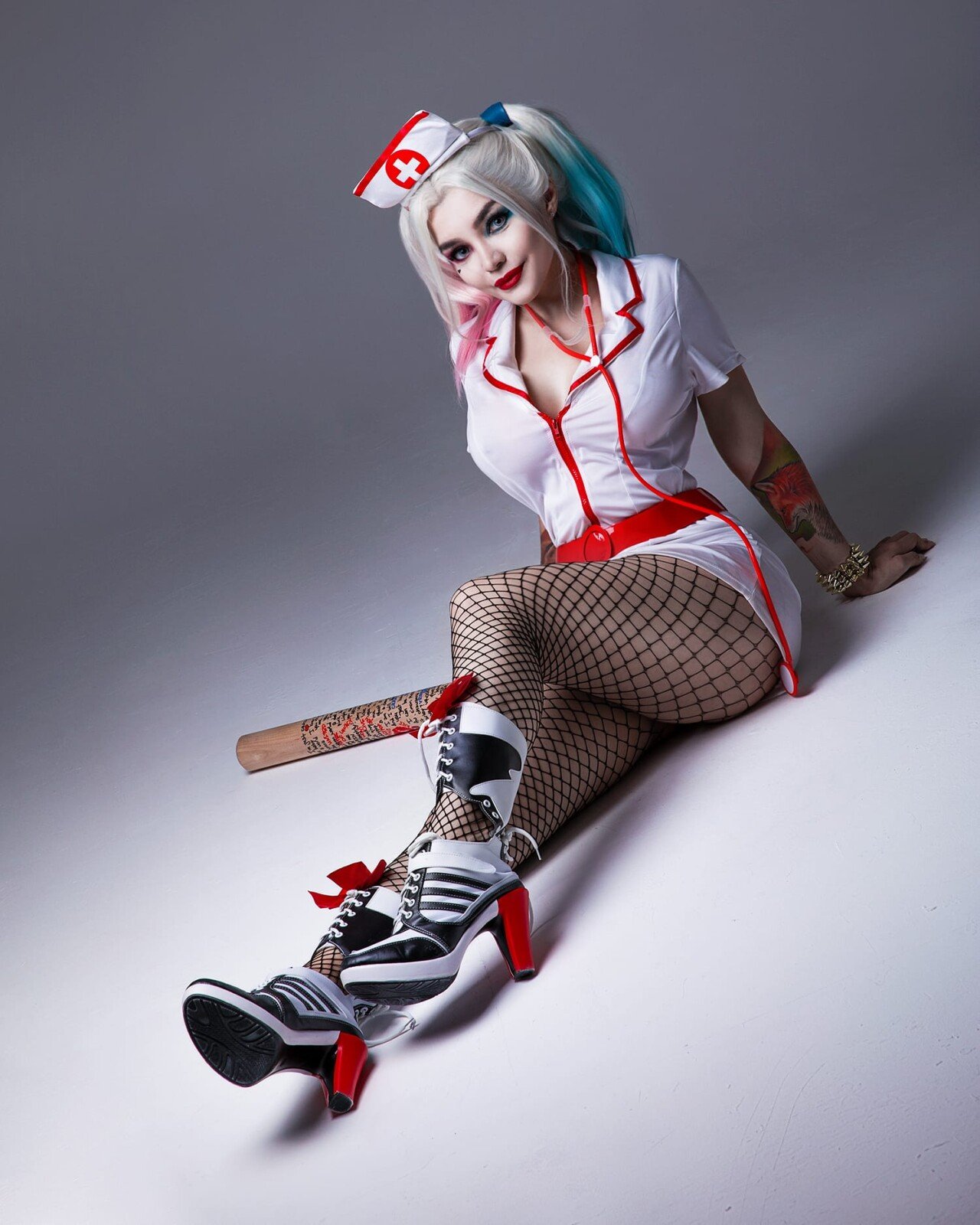 Kalinka Fox - Nurse Harley Quinn (15).jpg ㅎㅂ) 할리퀸 코스프레