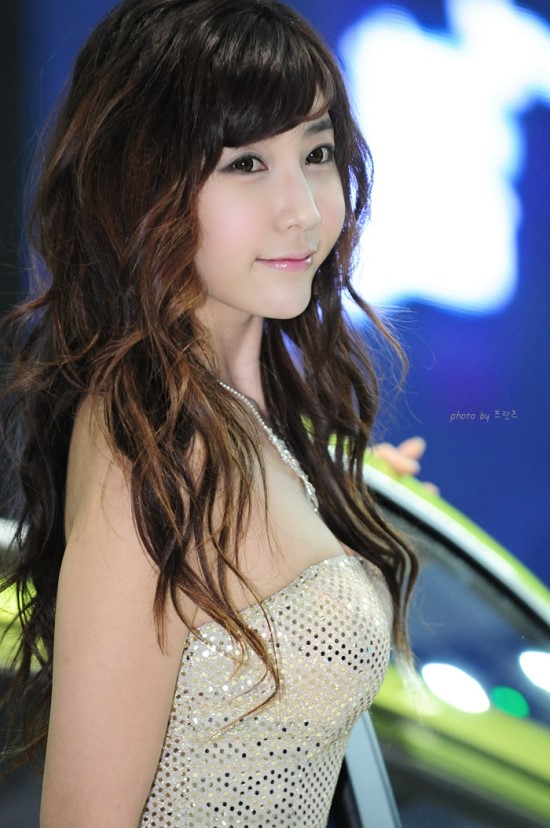 레이싱걸 구지성 노출