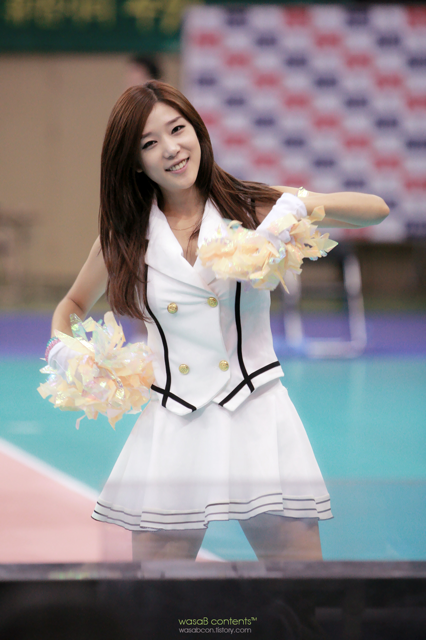 42. 치어리더 코스프레