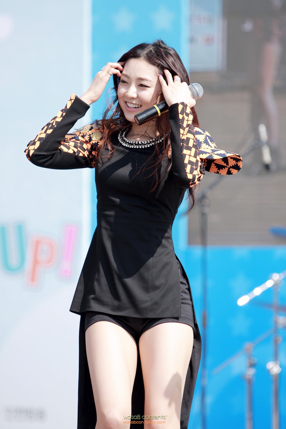 184. 레이디스코드 공연사진