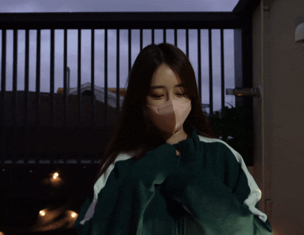 상의 풀어헤치고 달고나 만드는 유튜버