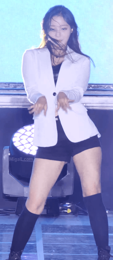 흰자켓 연우