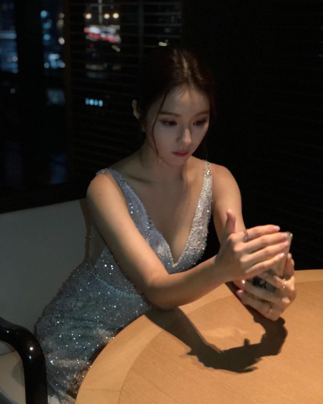 드레스 입은 신세경 몸매