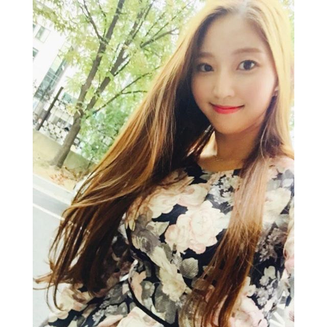 몸짱 얼짱 둘다 겸비한 인스타녀.jpg