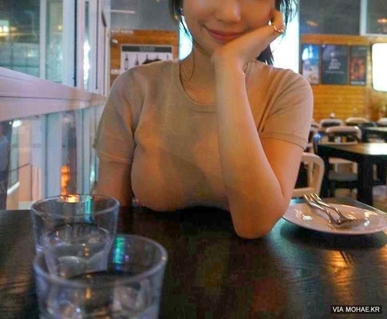 여자친구 가슴이 크면 볼수 있는 풍경