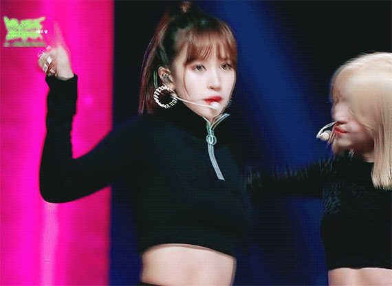 움짤 트와이스 미나의 섹시한 복근