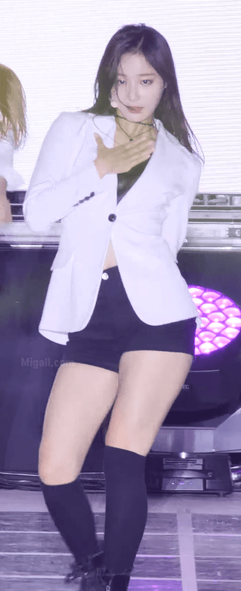 흰자켓 연우