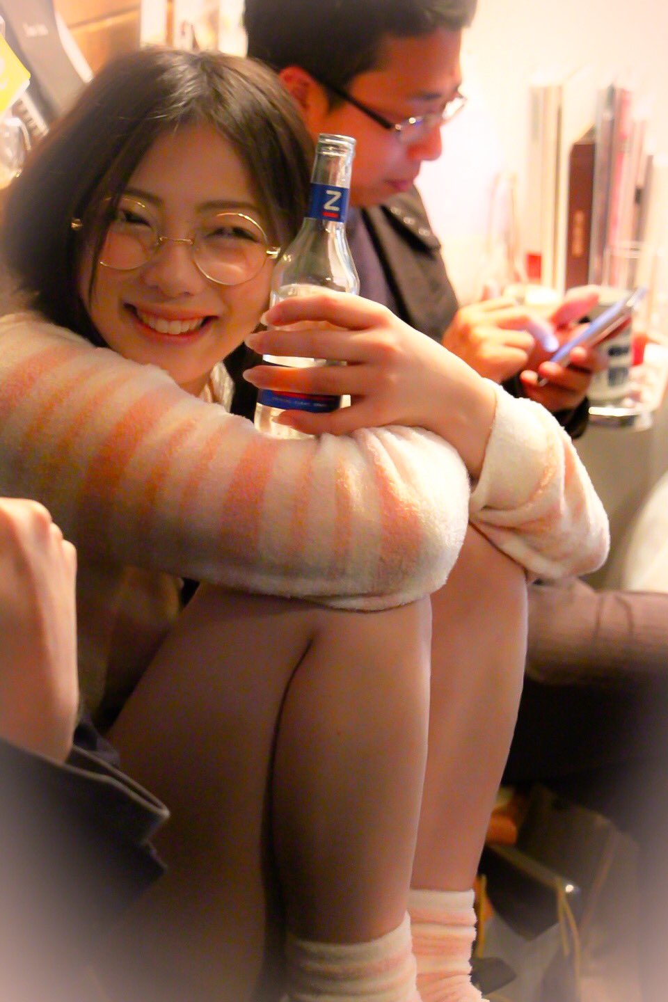 안경 쓴 사쿠야 유아