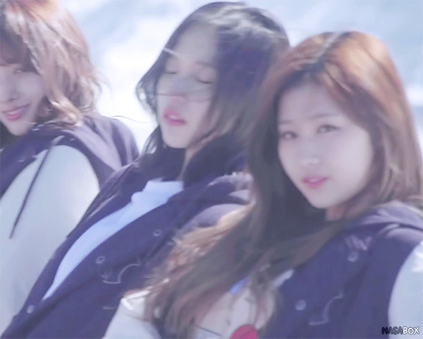 분위기 쩌는 미사나.gif