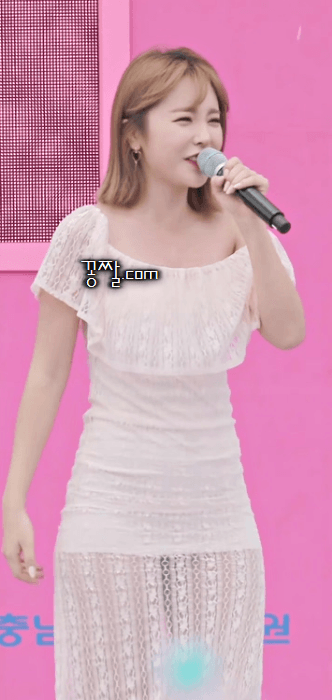 홍진영 엄지척