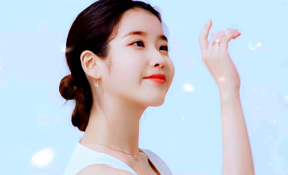 
						구찌 아이유 + 제이에스티나 아이유 (스압)		