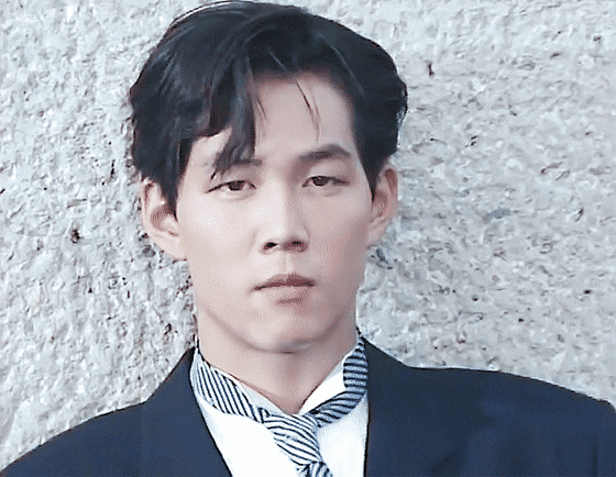 
						이정재 20대 시절 gif		