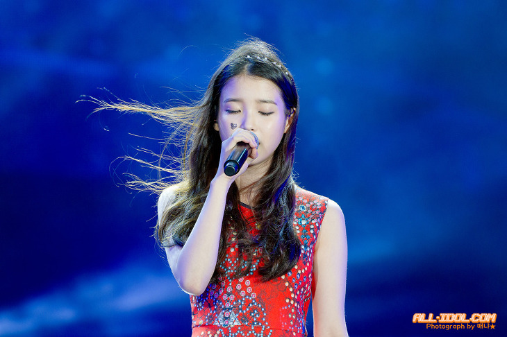 밤바람 느끼는 아이유