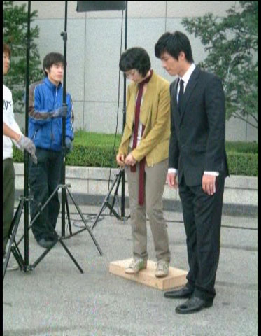 키 큰 것도 때론 고역