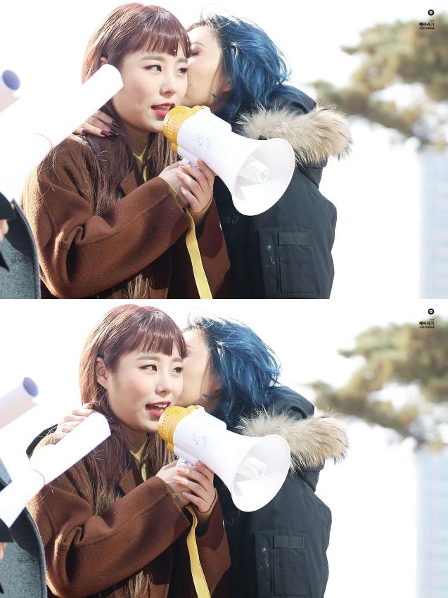 뭘 꽉 움쳐 잡네 장난아닌다