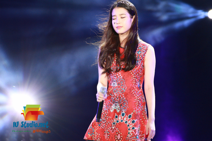 밤바람 느끼는 아이유