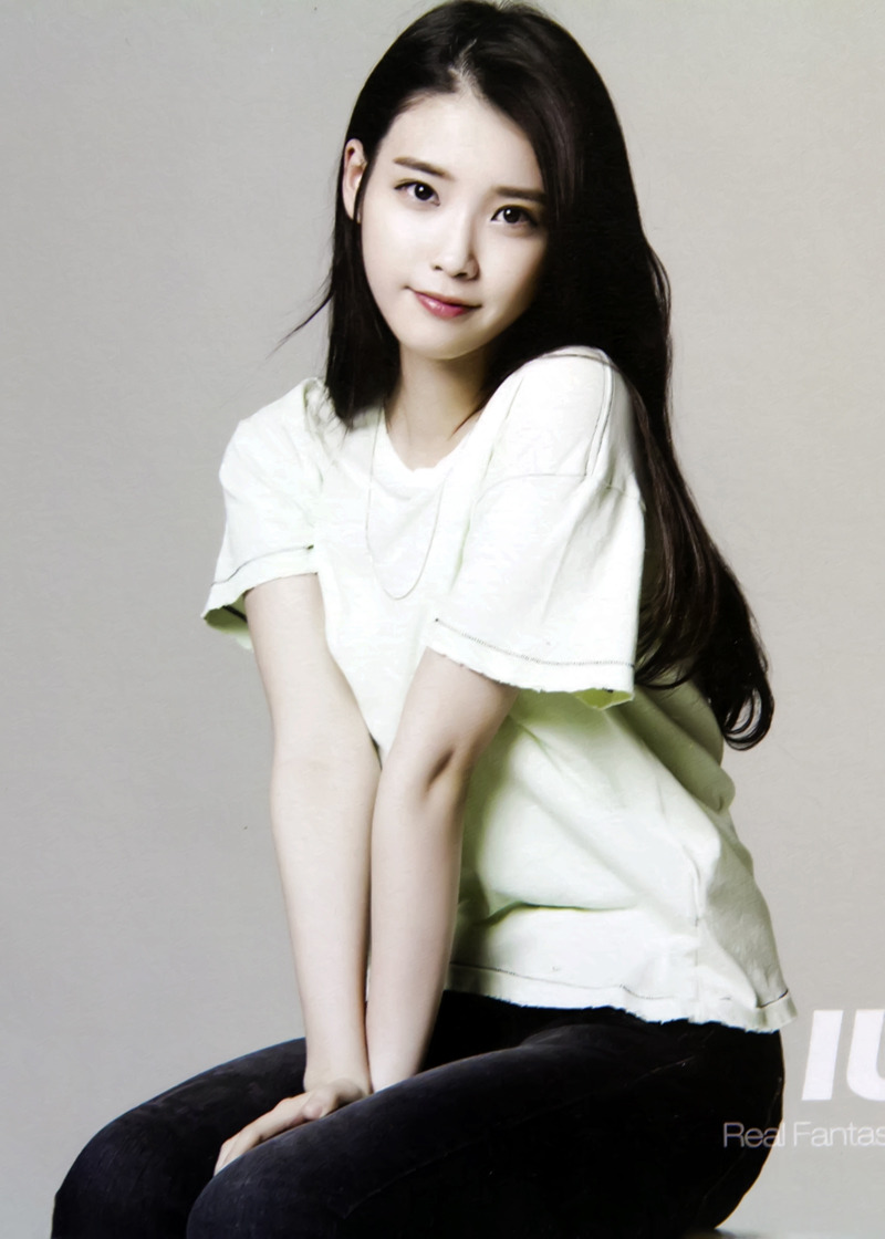 아이유 사진 요청하시길래 올려용