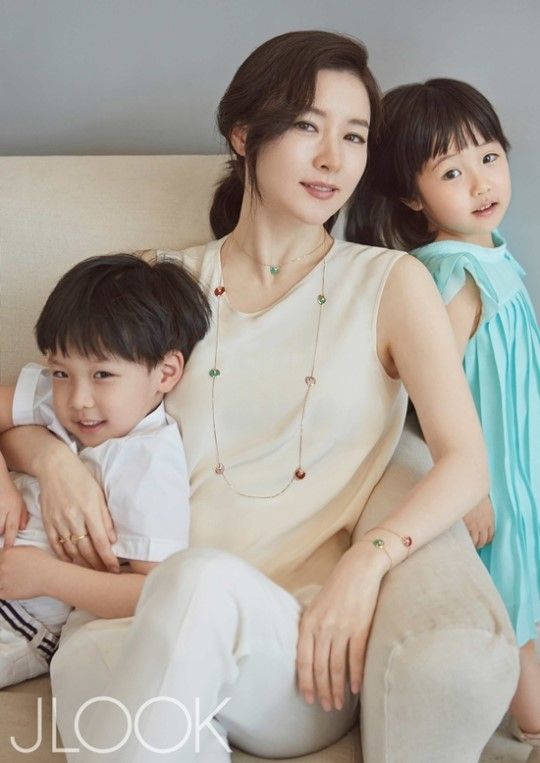 이영애 쌍둥이 화보
